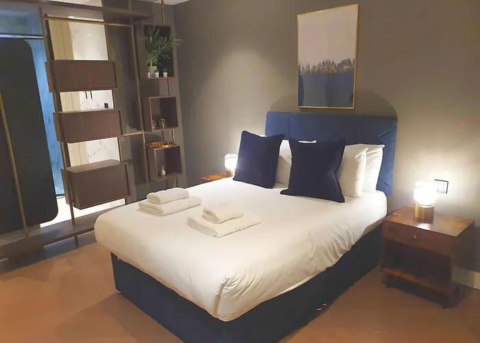 Soho Living - Stylish Duplex 2-Bedroom Apartment In Vibrant Soho